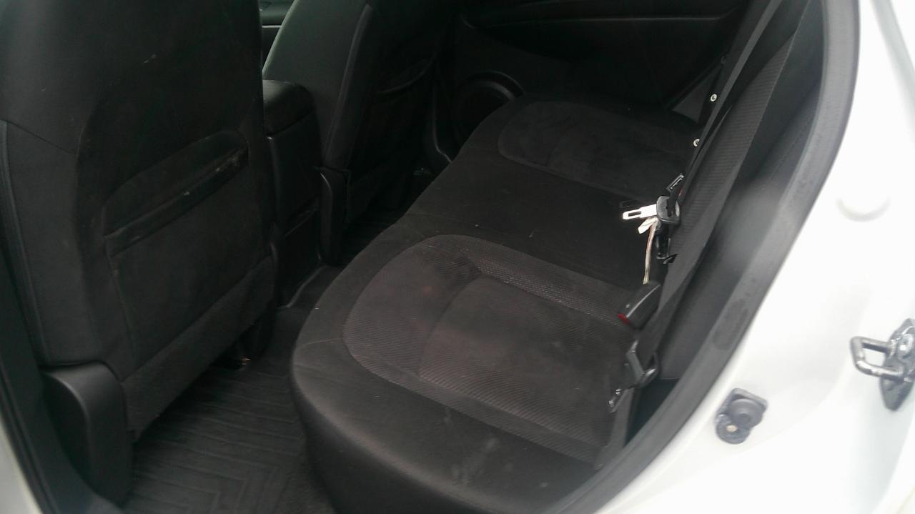 Nissan Rogue S FWD Krom Edition 2012
