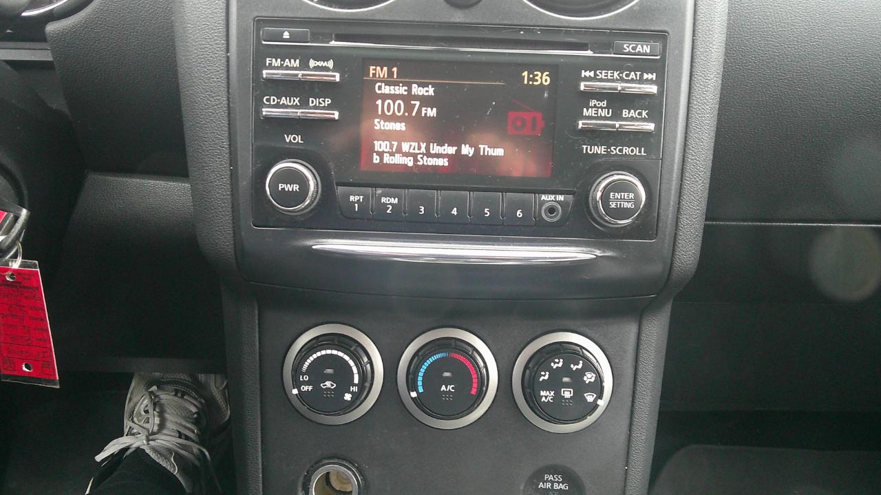 Nissan Rogue S FWD Krom Edition 2012