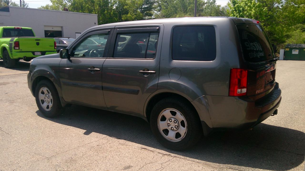 Honda Pilot LX 4WD 5-Spd AT 2011