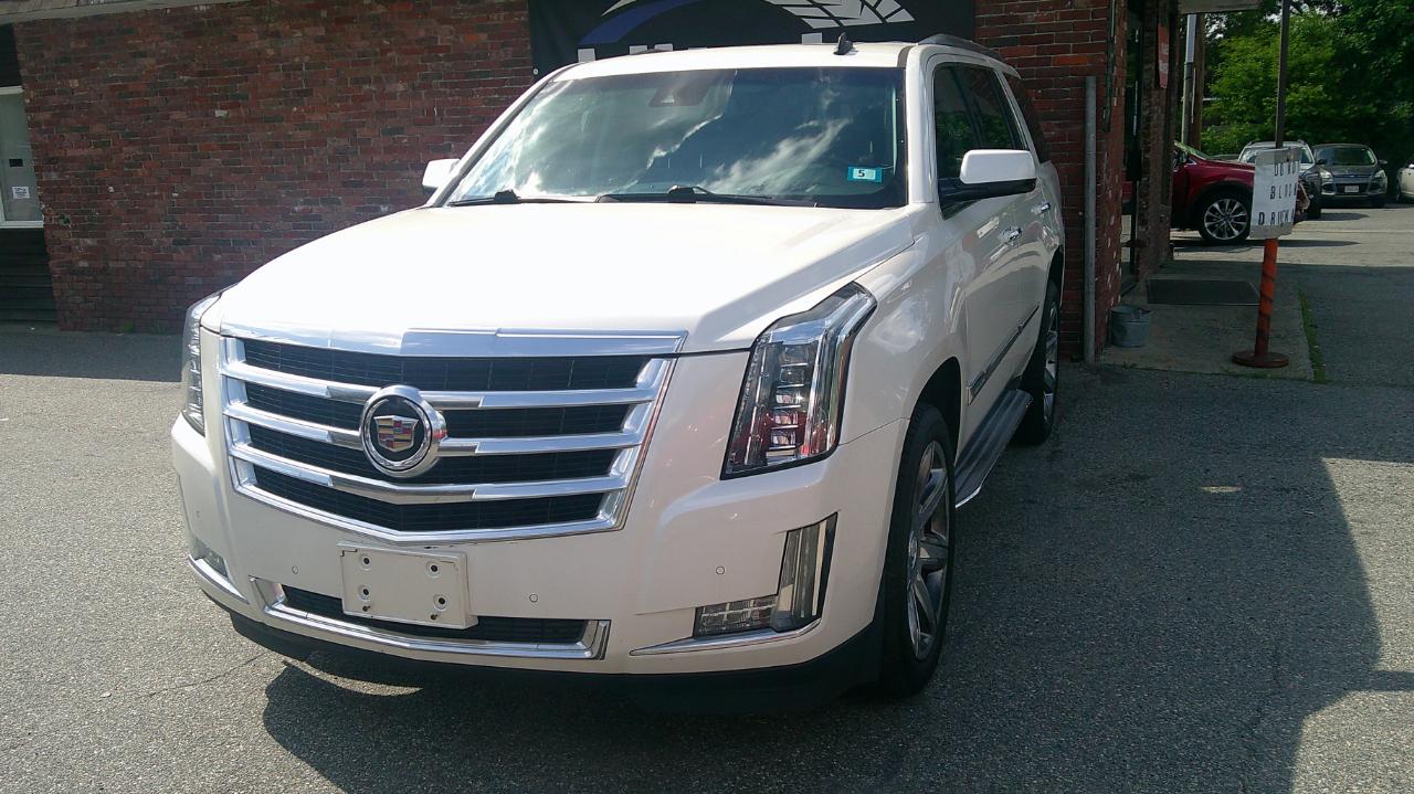 Cadillac Escalade Luxury 4WD 2015