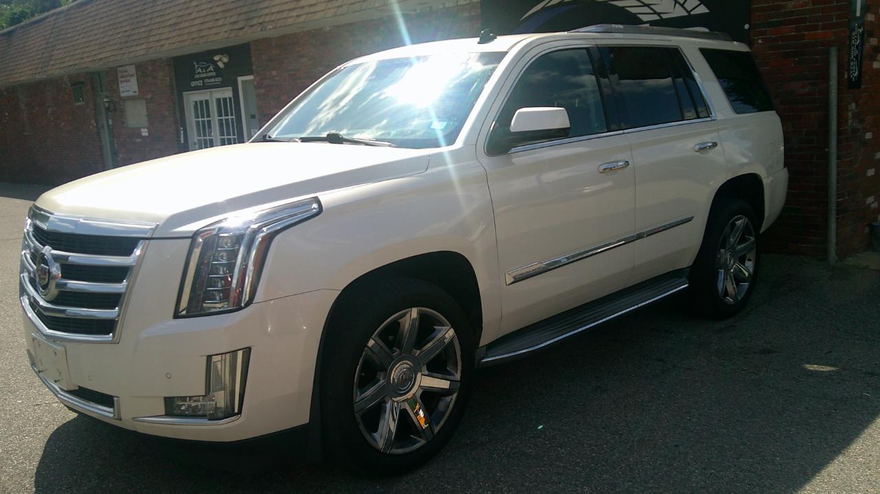 Cadillac Escalade Luxury 4WD 2015