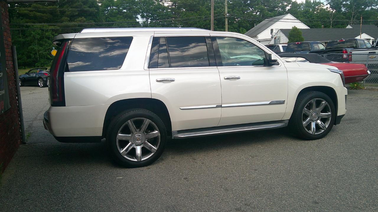 Cadillac Escalade Luxury 4WD 2015