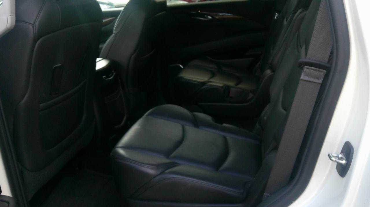 Cadillac Escalade Luxury 4WD 2015