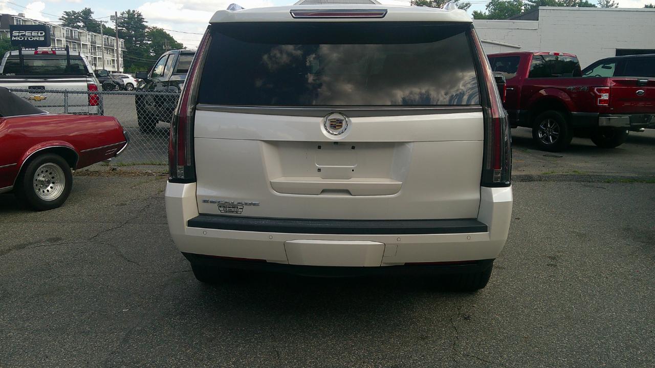 Cadillac Escalade Luxury 4WD 2015