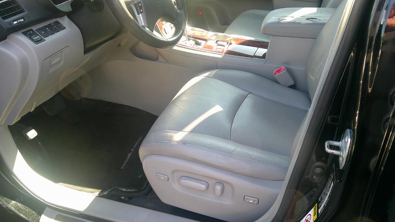 Toyota Highlander Limited 4WD 2013