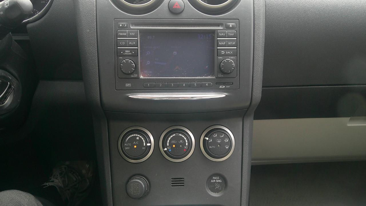 Nissan Rogue S AWD 2011