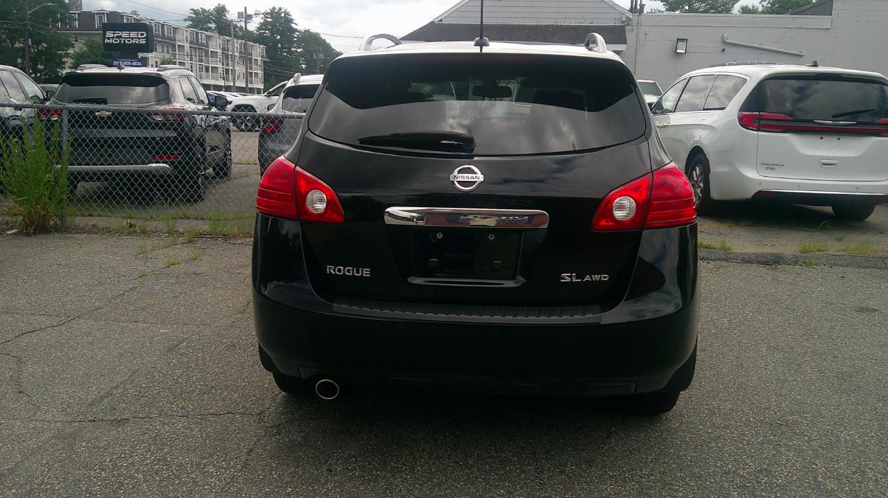 Nissan Rogue S AWD 2011
