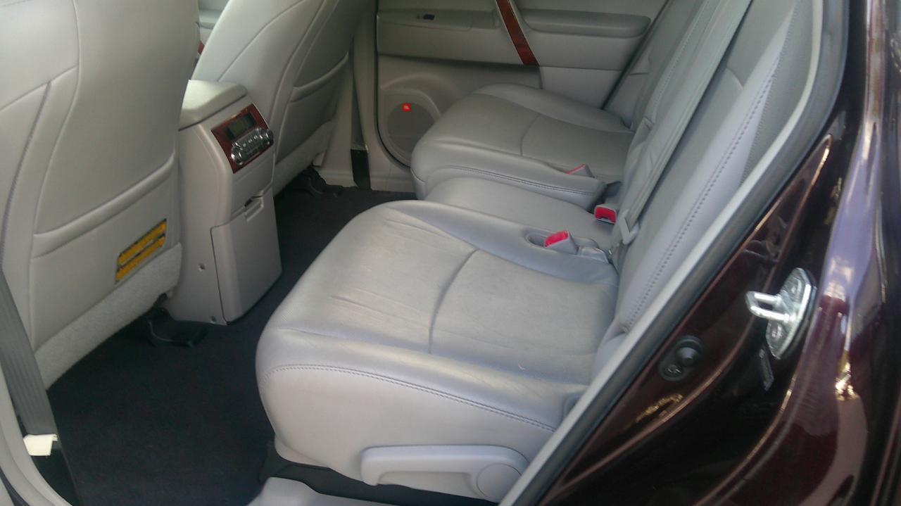 Toyota Highlander Limited 4WD 2011