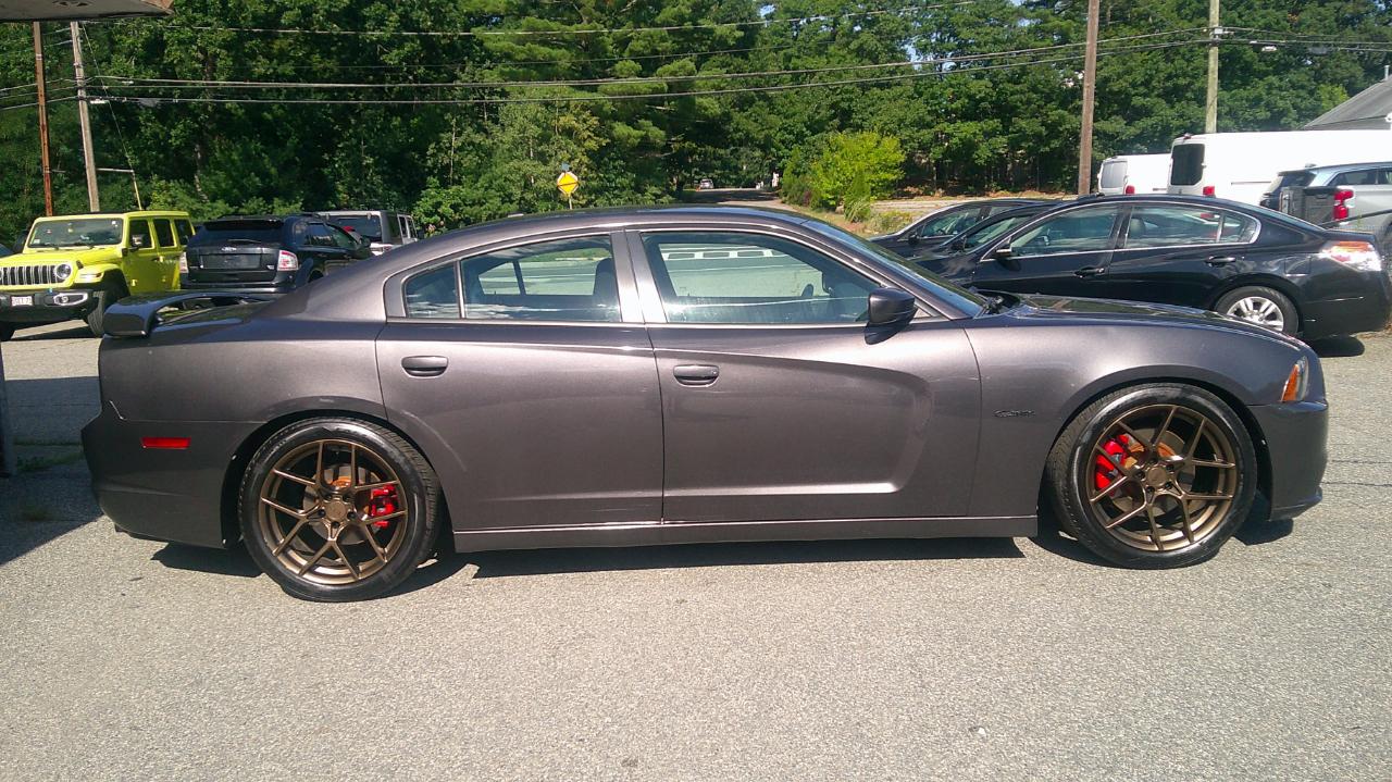 Dodge Charger SE 2013