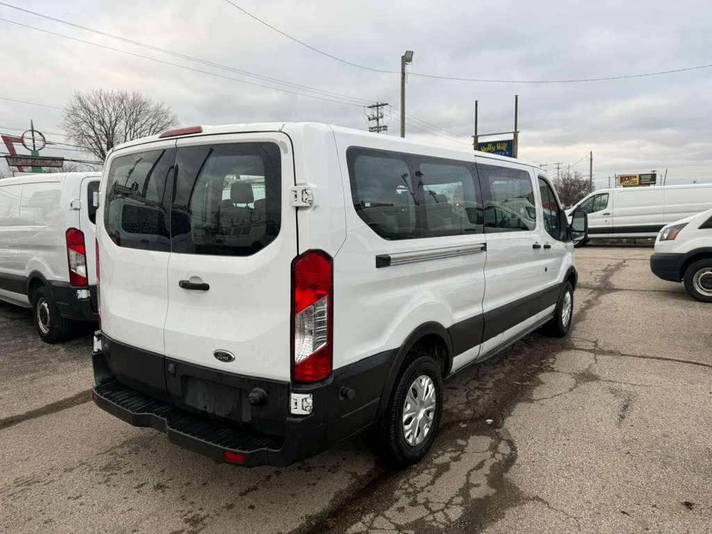 Ford Transit 350 Wagon Low Roof XL w/Sliding Pass. 148-in. WB 2019