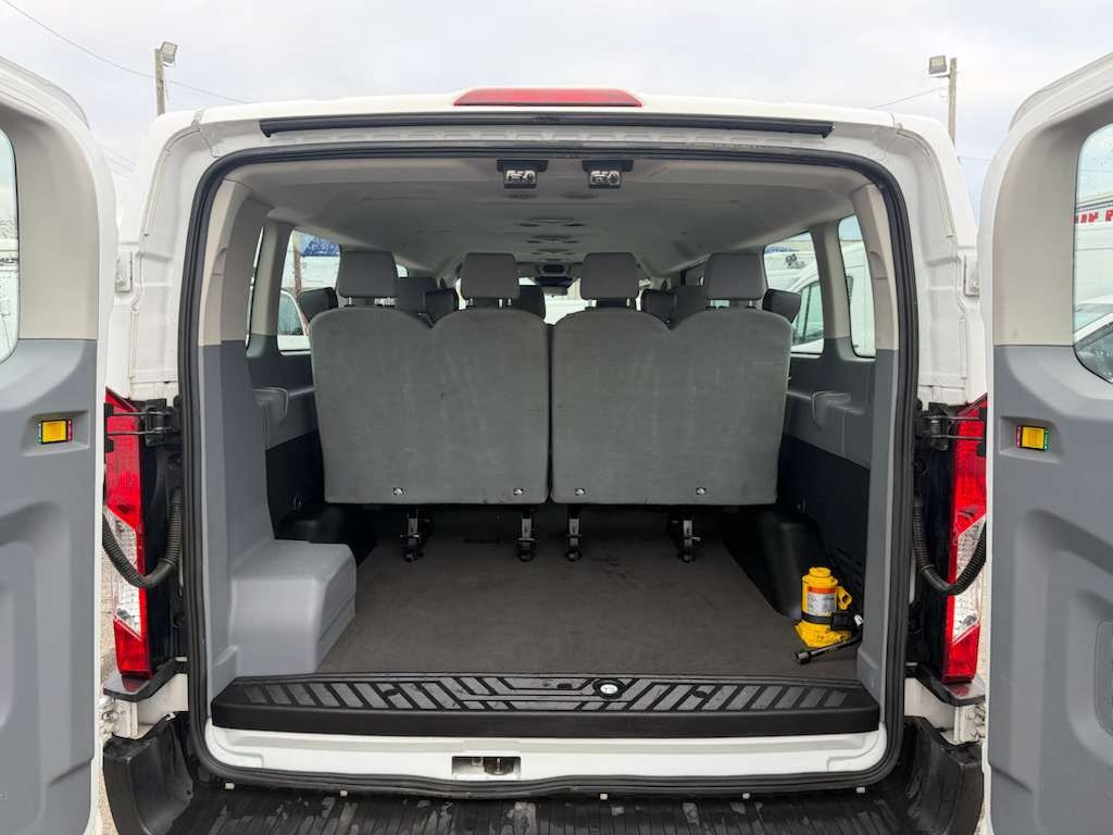 Ford Transit 350 Wagon Low Roof XL w/Sliding Pass. 148-in. WB 2019