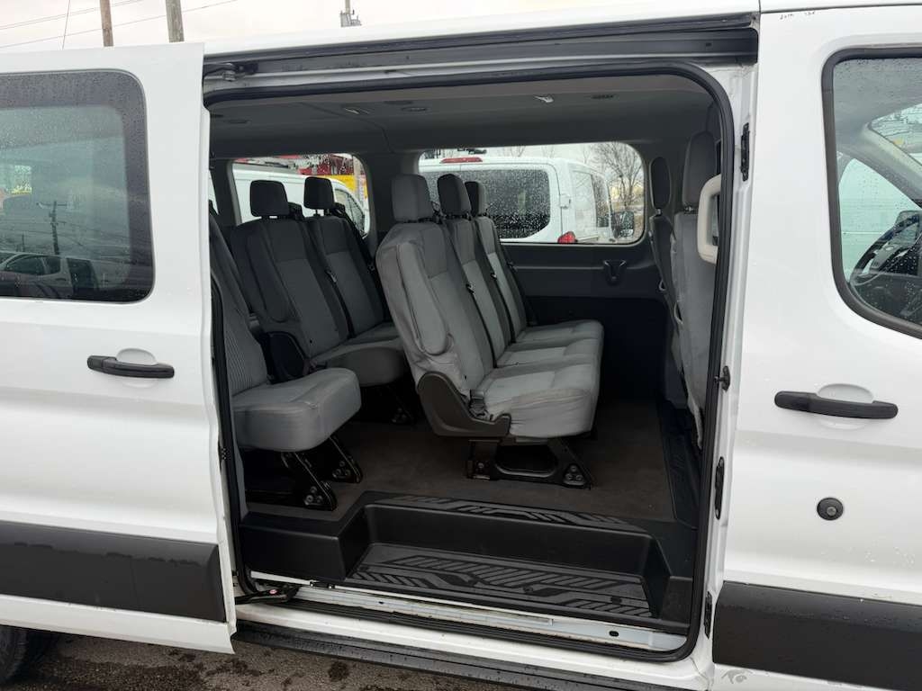 Ford Transit 350 Wagon Low Roof XL w/Sliding Pass. 148-in. WB 2019
