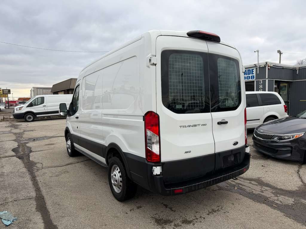 Ford Transit 250 Van Med. Roof w/Sliding Pass. 130-in. WB 2020