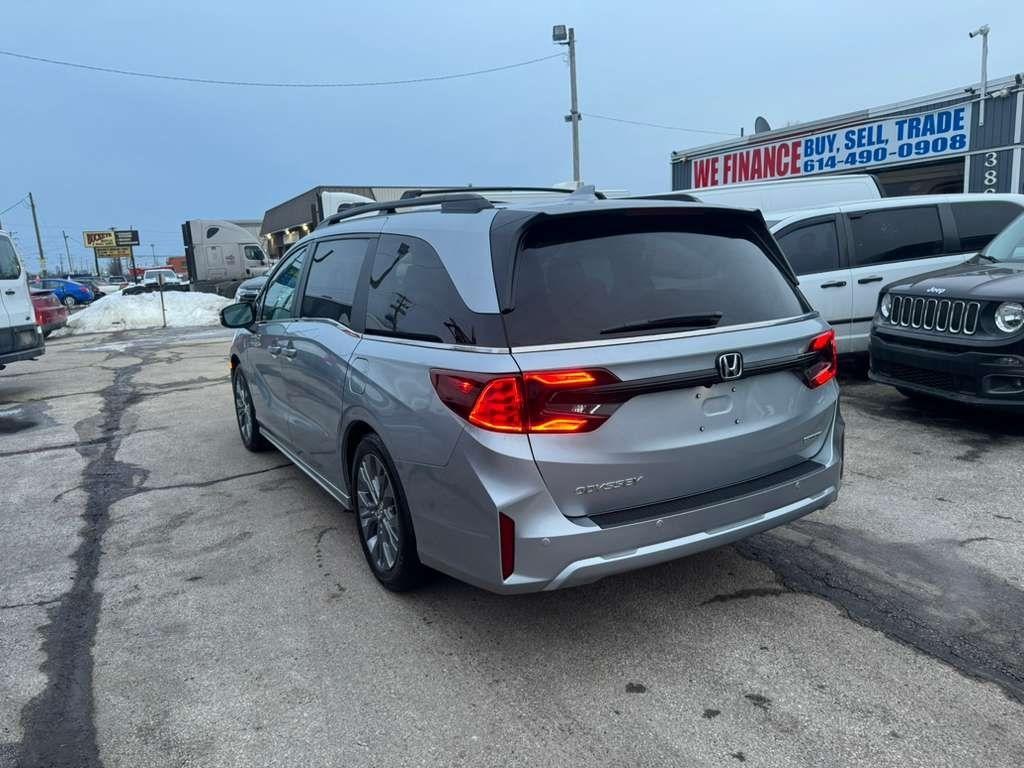 Honda Odyssey Touring 2025