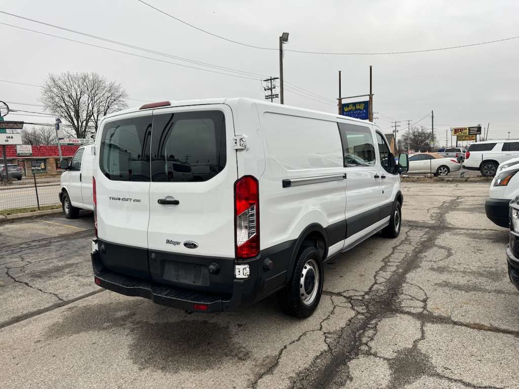Ford Transit 250 Van Low Roof w/Sliding Pass. 148-in. WB 2019