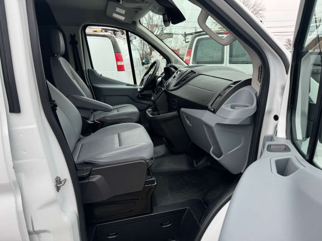 Ford Transit 250 Van Low Roof w/Sliding Pass. 148-in. WB 2019
