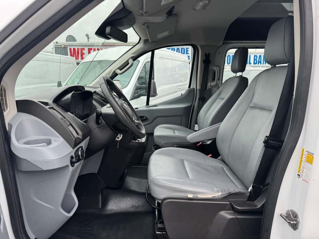 Ford Transit 250 Van Low Roof w/Sliding Pass. 148-in. WB 2019