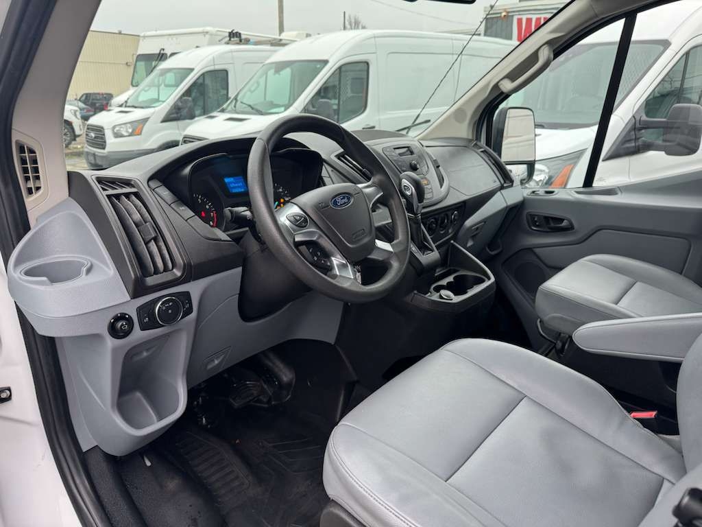 Ford Transit 250 Van Low Roof w/Sliding Pass. 148-in. WB 2019