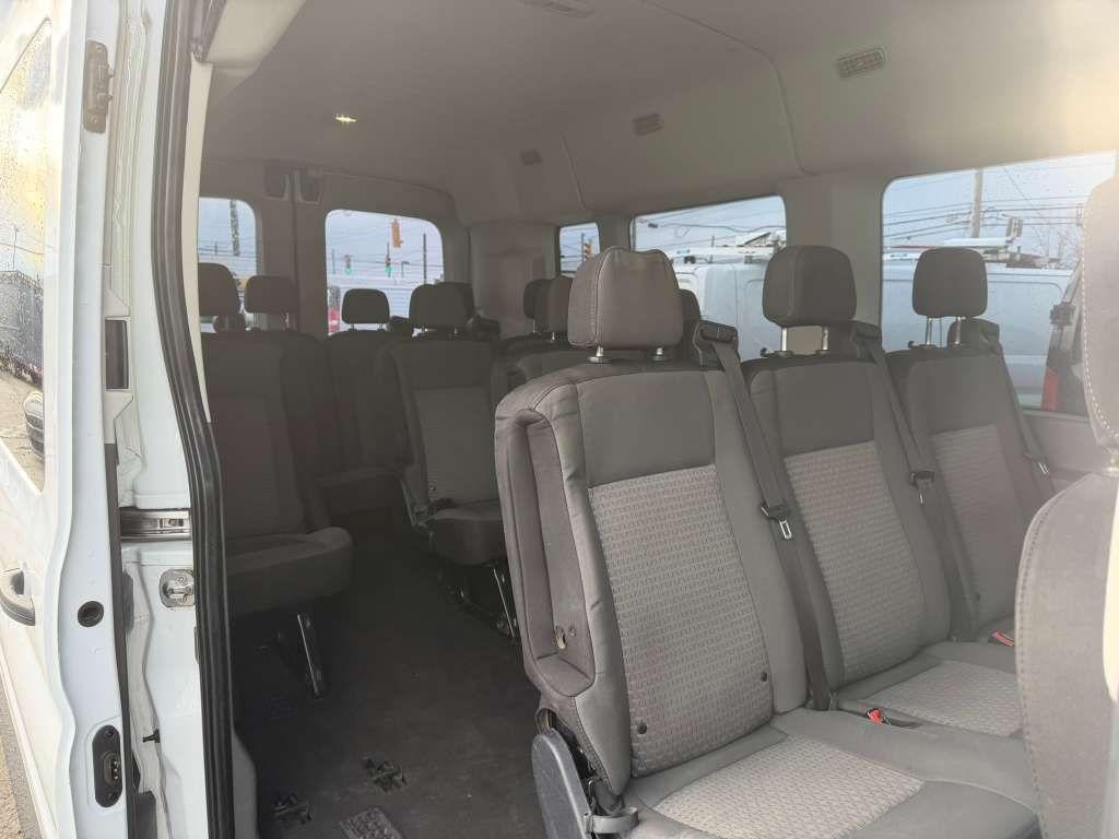 Ford Transit 350 Wagon Med. Roof XL w/Sliding Pass. 148-in. WB 2021