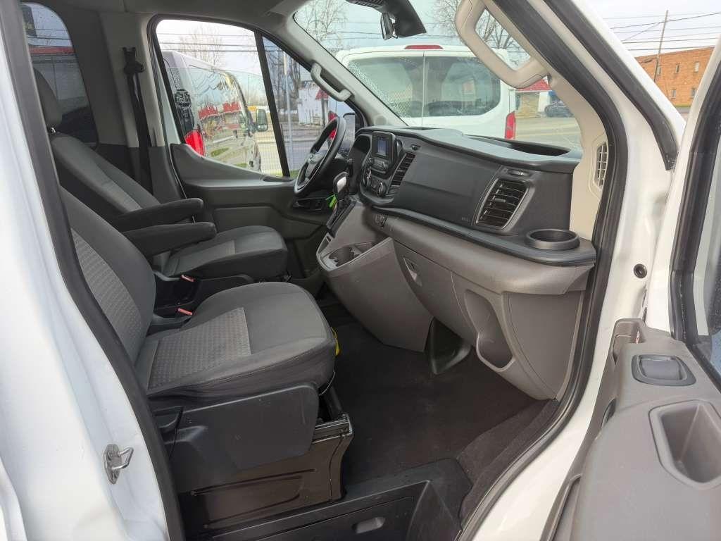 Ford Transit 350 Wagon Med. Roof XL w/Sliding Pass. 148-in. WB 2021