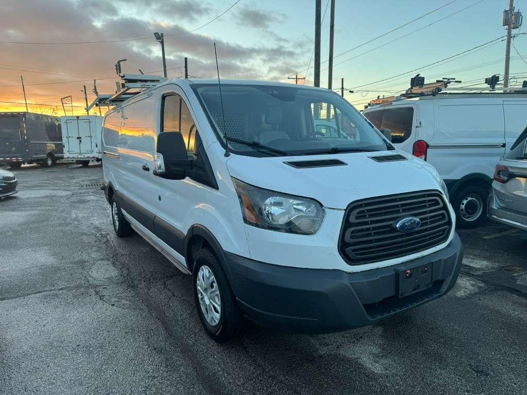 Ford Transit 150 Van Low Roof w/Sliding Pass. 148-in. WB 2017