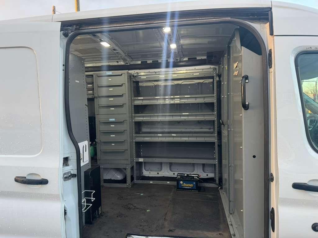Ford Transit 250 Van Med. Roof w/Sliding Pass. 130-in. WB 2018