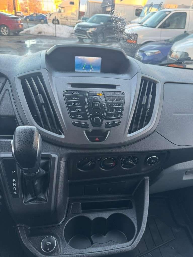 Ford Transit 250 Van Med. Roof w/Sliding Pass. 130-in. WB 2018