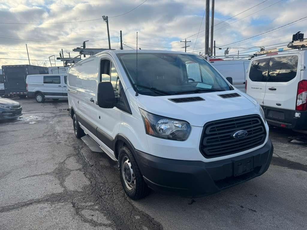 Ford Transit 250 Van Low Roof w/Sliding Pass. 148-in. WB 2018