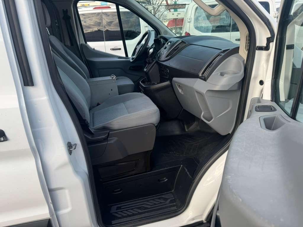 Ford Transit 250 Van Low Roof w/Sliding Pass. 148-in. WB 2018