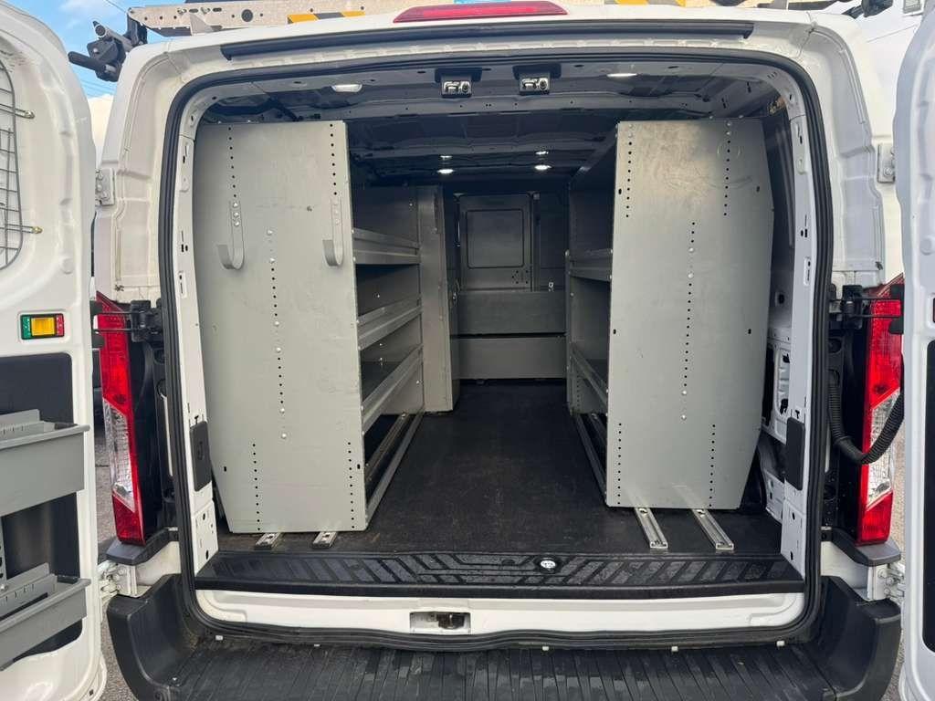 Ford Transit 250 Van Low Roof w/Sliding Pass. 148-in. WB 2018