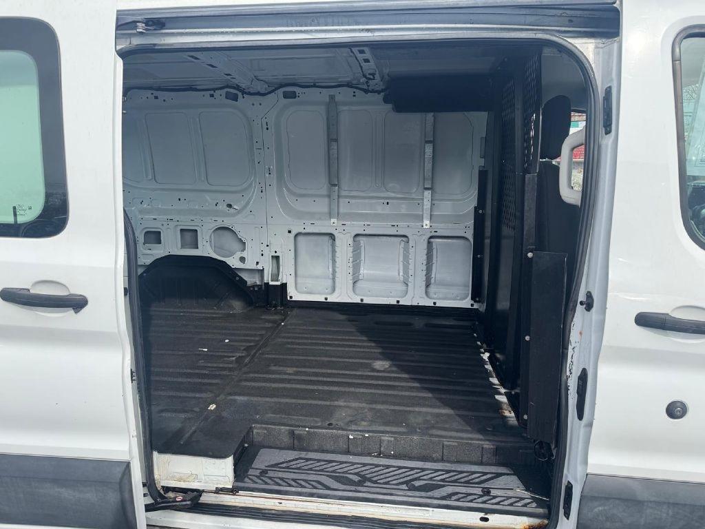Ford Transit 250 Van Low Roof w/Sliding Pass. 130-in. WB 2019