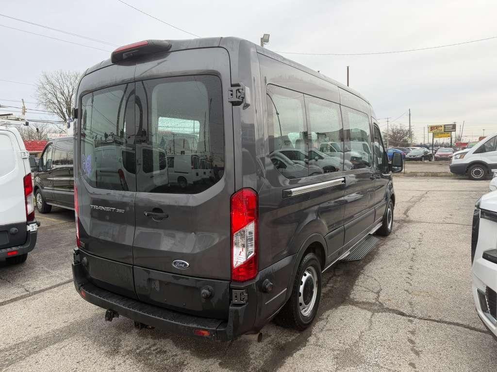 Ford Transit 350 Wagon Med. Roof XL w/Sliding Pass. 148-in. WB 2020