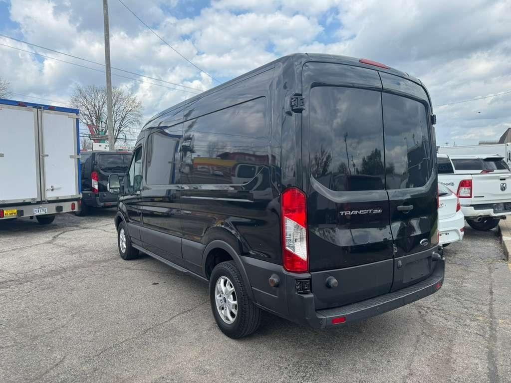 Ford Transit 250 Van Med. Roof w/Sliding Pass. 148-in. WB 2015