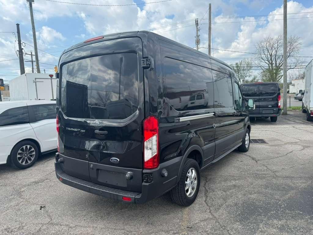 Ford Transit 250 Van Med. Roof w/Sliding Pass. 148-in. WB 2015