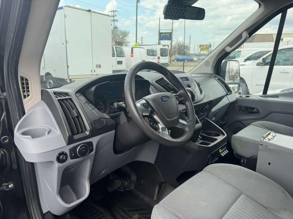 Ford Transit 250 Van Med. Roof w/Sliding Pass. 148-in. WB 2015
