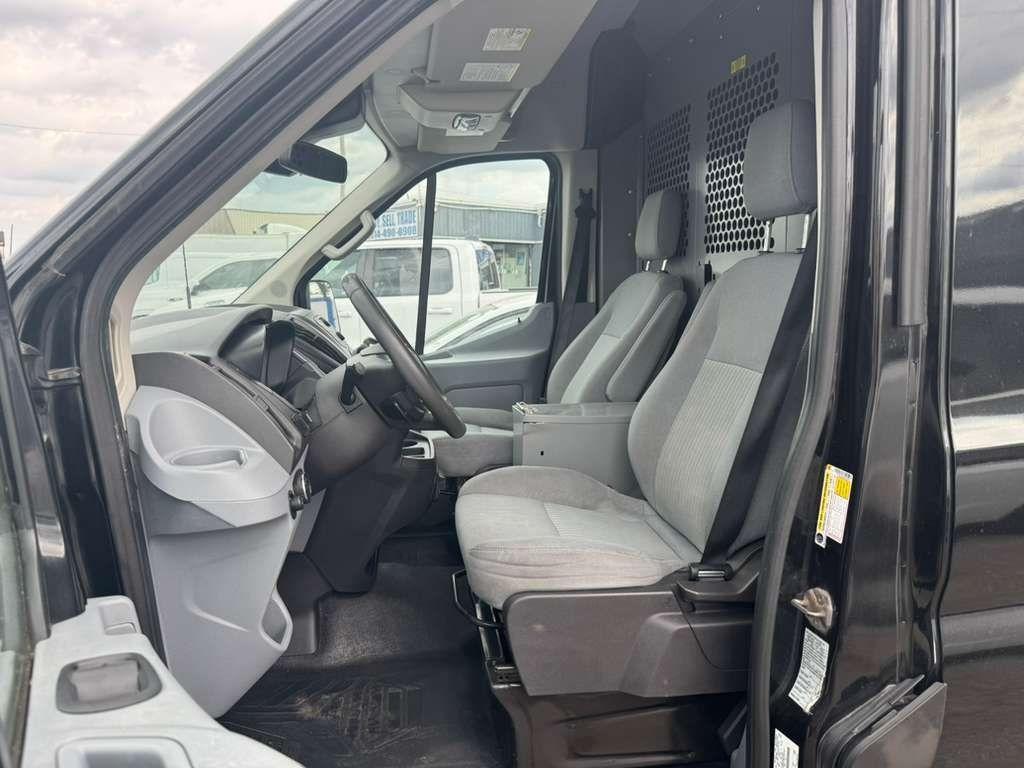 Ford Transit 250 Van Med. Roof w/Sliding Pass. 148-in. WB 2015