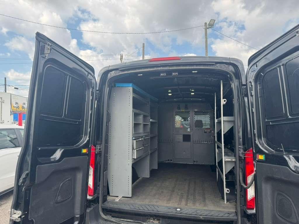 Ford Transit 250 Van Med. Roof w/Sliding Pass. 148-in. WB 2015