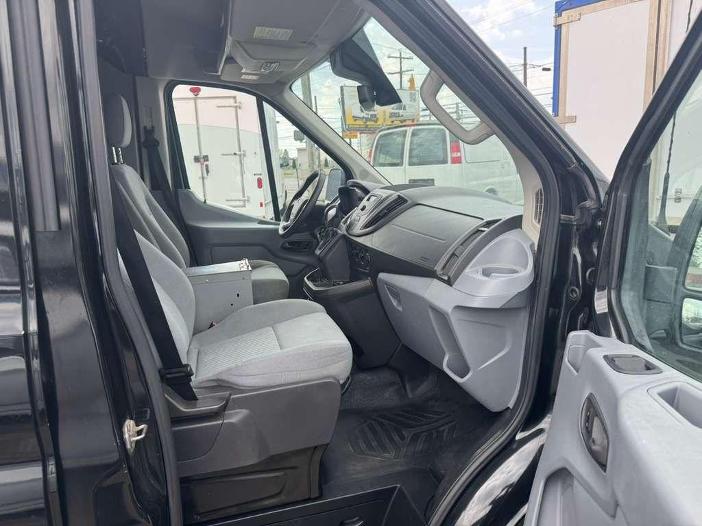 Ford Transit 250 Van Med. Roof w/Sliding Pass. 148-in. WB 2015