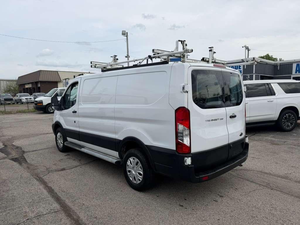 Ford Transit 250 Van Low Roof 60/40 Pass.130-in. WB 2019