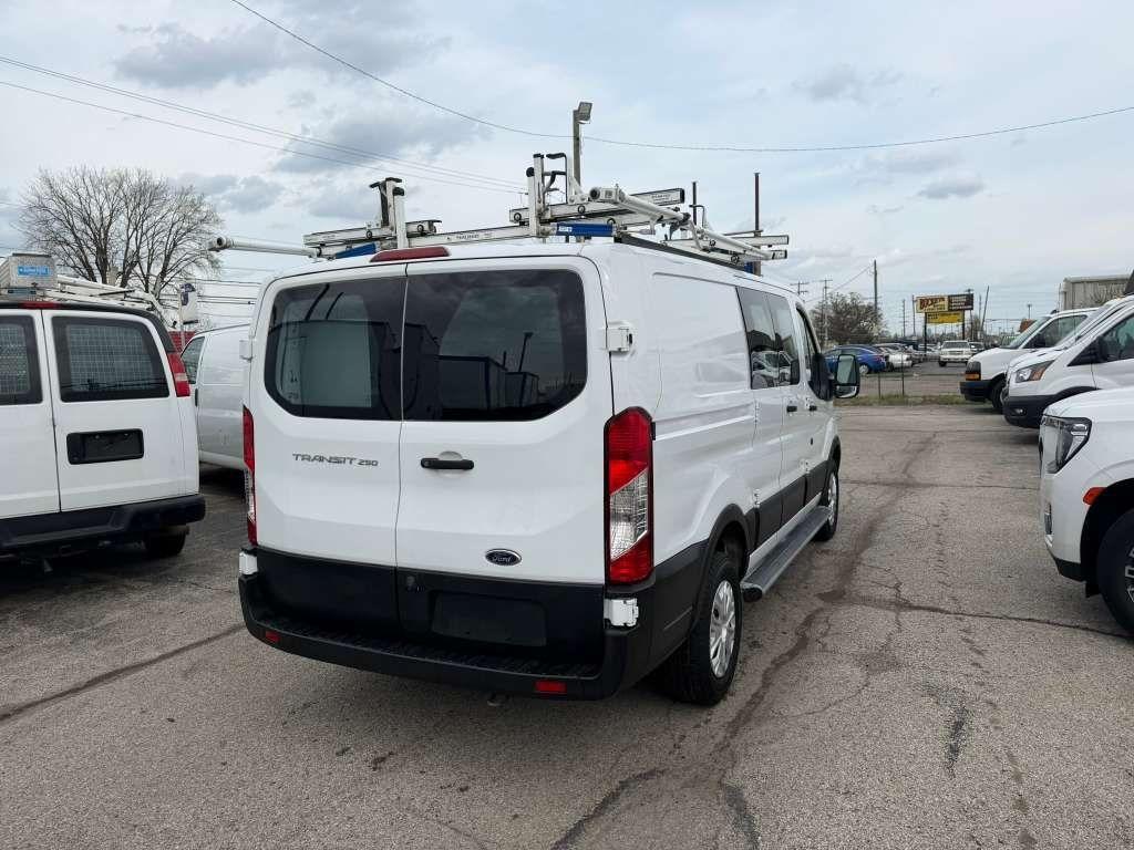 Ford Transit 250 Van Low Roof 60/40 Pass.130-in. WB 2019