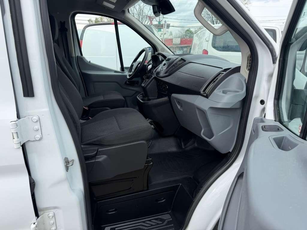 Ford Transit 250 Van Low Roof 60/40 Pass.130-in. WB 2019
