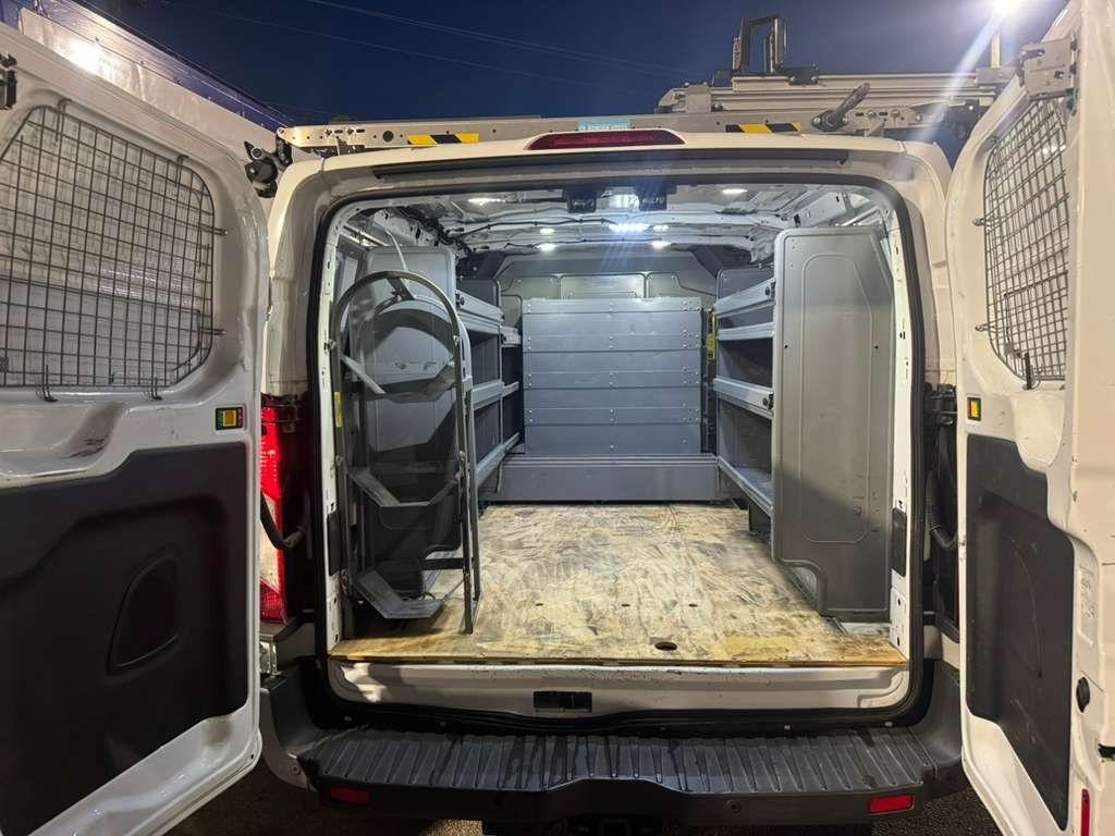 Ford Transit 250 Van Low Roof w/Sliding Pass. 130-in. WB 2017