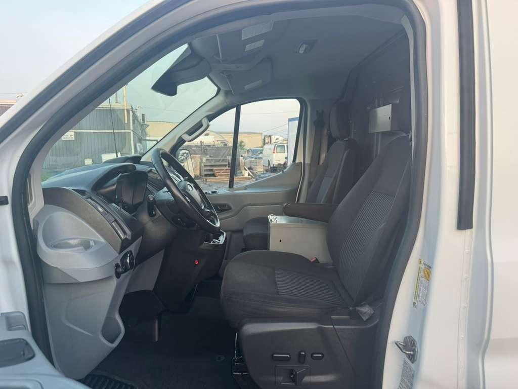 Ford Transit 250 Van Low Roof w/Sliding Pass. 130-in. WB 2017