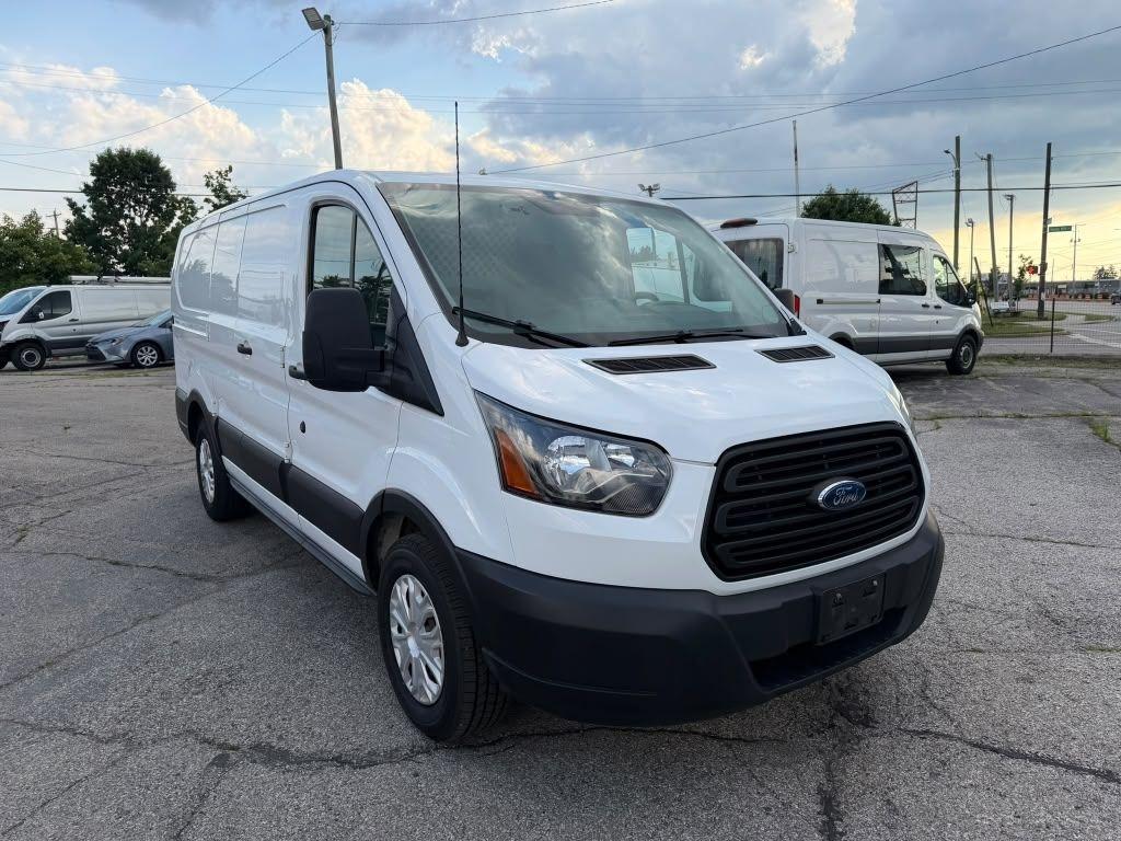 Ford Transit 150 Van Low Roof 60/40 Pass. 130-in. WB 2019
