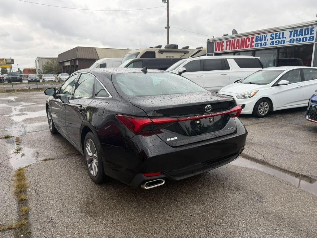 Toyota Avalon XLE 2022