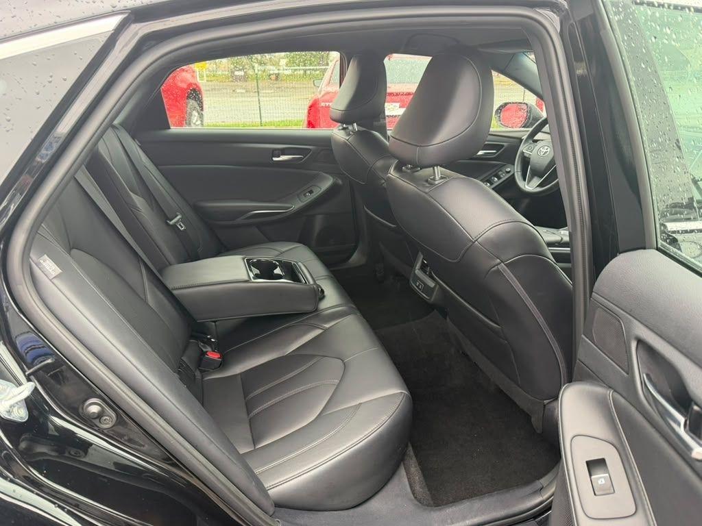 Toyota Avalon XLE 2022