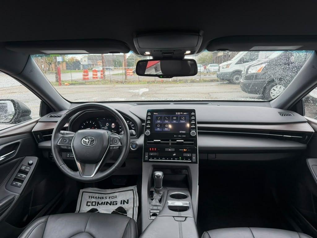 Toyota Avalon XLE 2022