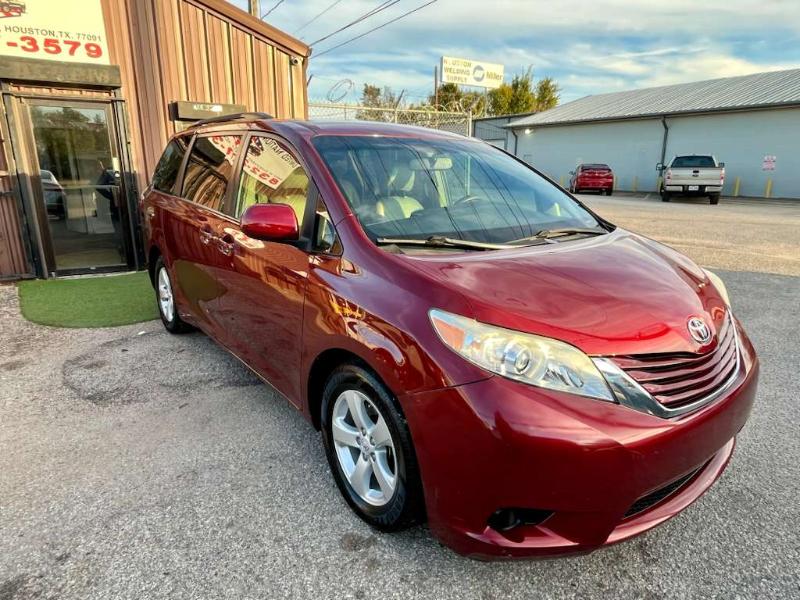 2015 Toyota Sienna LE FWD 8-Passenger V6