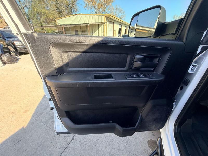 RAM 3500 Tradesman Crew Cab 4WD DRW 2020