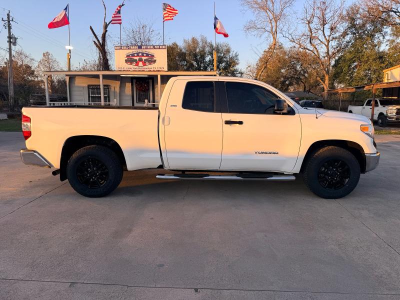 Toyota Tundra SR5 4.6L V8 Double Cab 2WD 2017